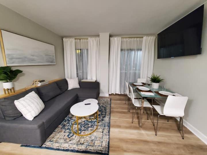 Remodeled 2Bd/2Ba Condo Mins From Universal Studio Орландо Екстер'єр фото